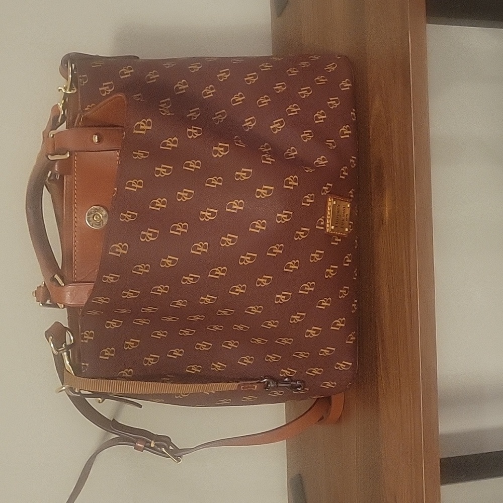 Dooney&Bourke